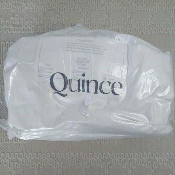 NWOT! Quince White Goose Down Comforter! Sz. King/ Cal King (Z13) - Picture 13 of 13